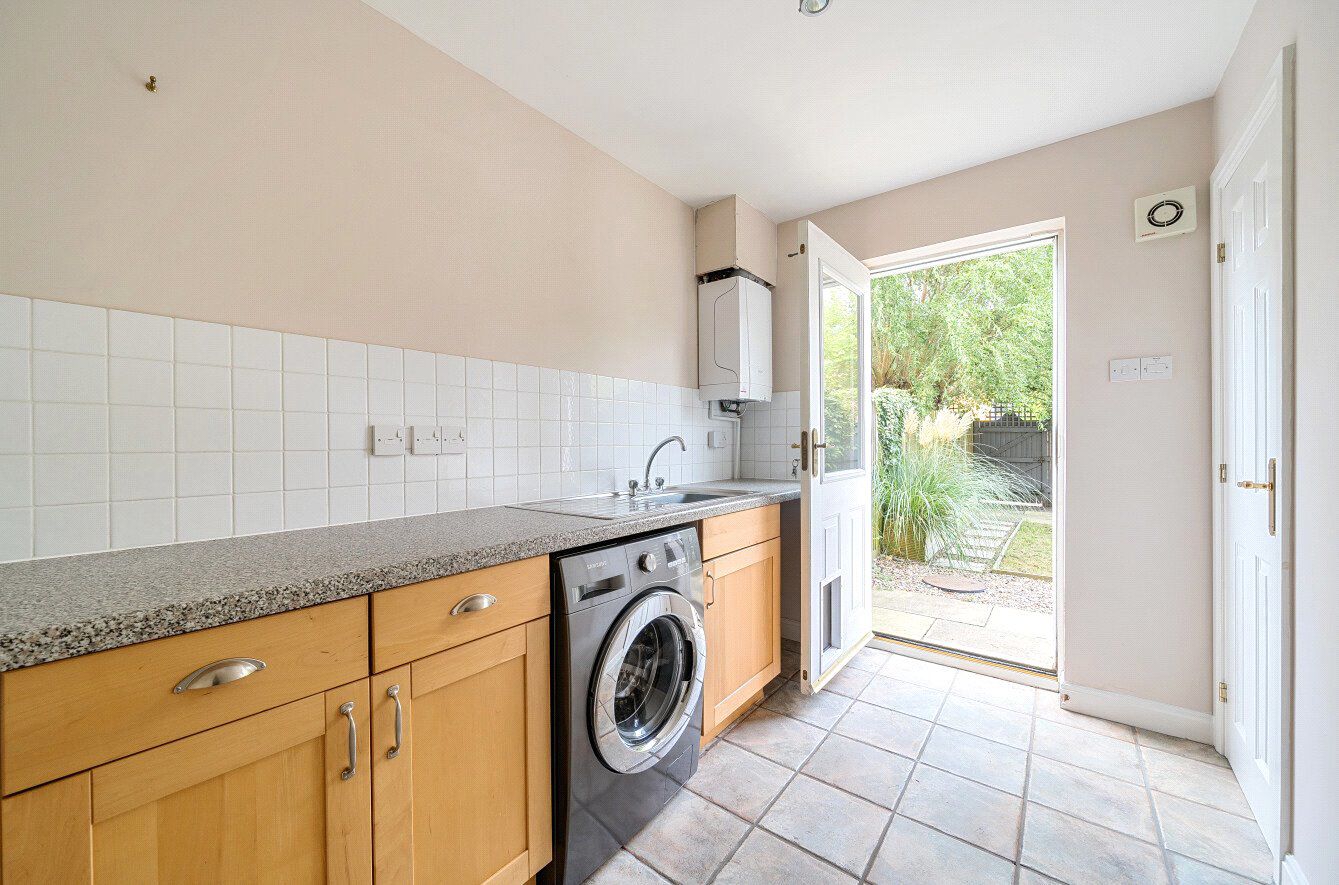 Silistria Close, Knaphill, Woking, Surrey, GU21, photo 13