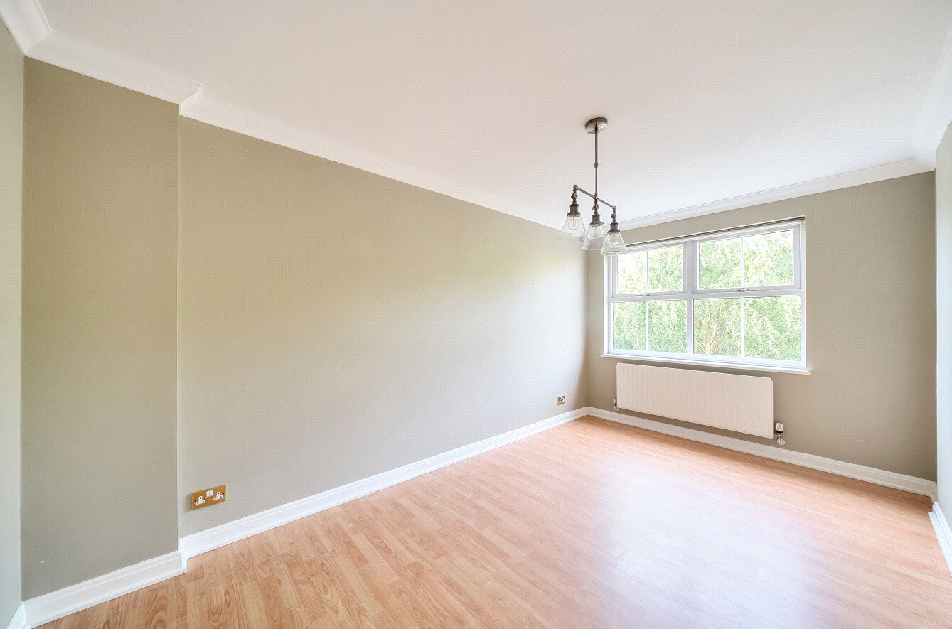 Silistria Close, Knaphill, Woking, Surrey, GU21, photo 17