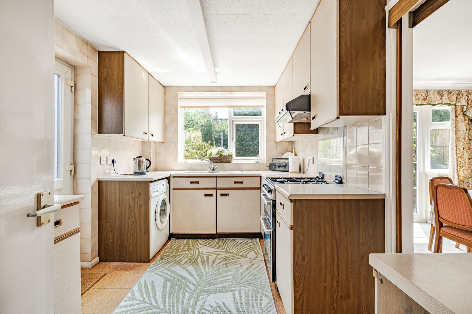 Grove End Road, Farnham, Surrey, GU9, photo 3