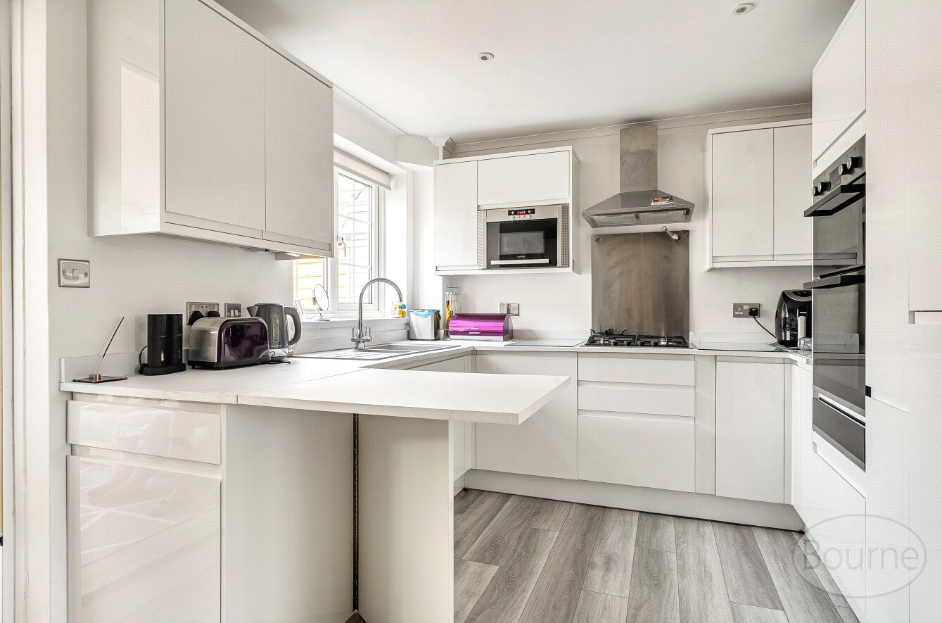 New Road, Clanfield, Waterlooville, Hampshire, PO8, photo 14