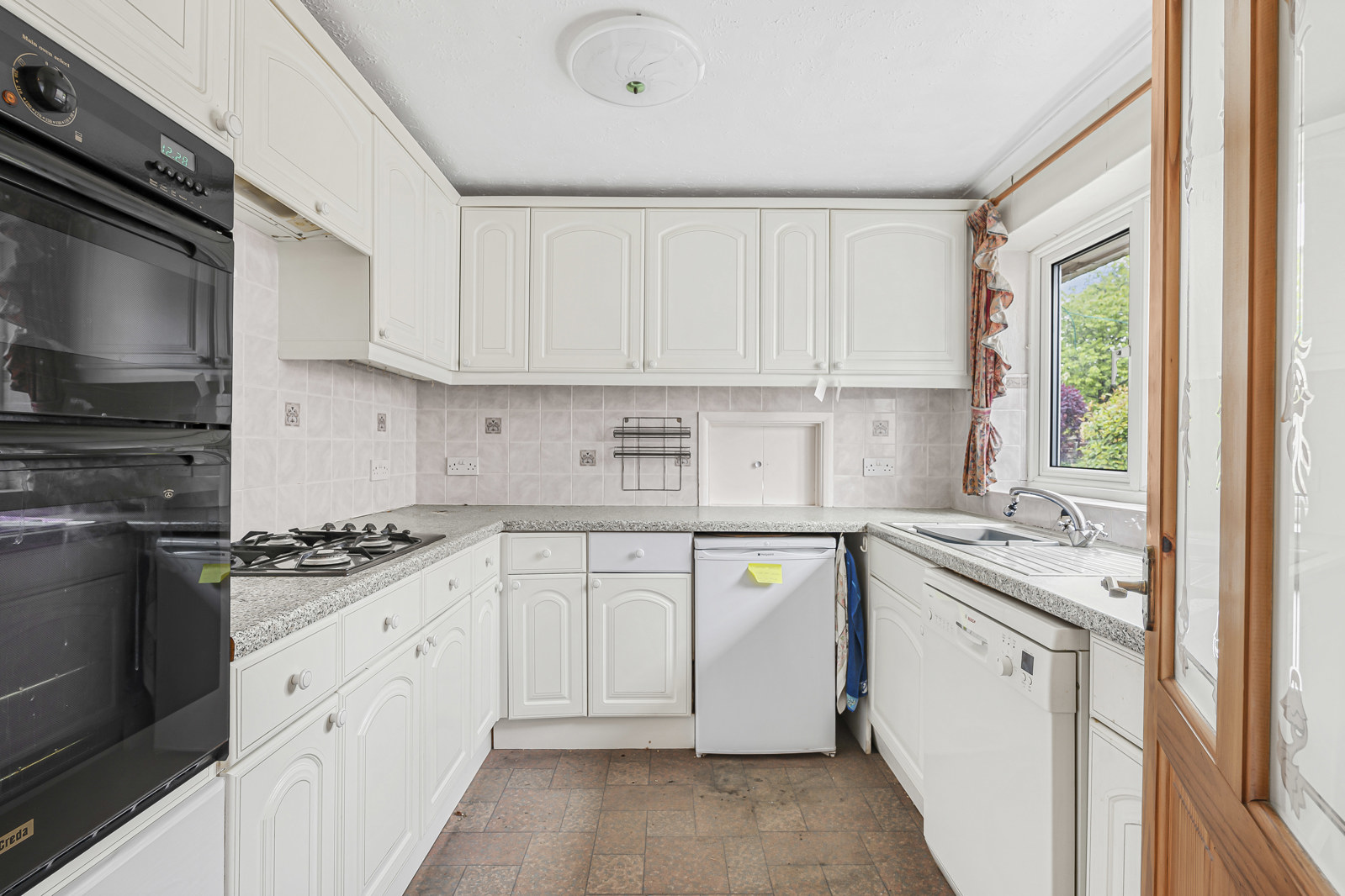 Thorn Lane, Four Marks, Alton, Hampshire, GU34, photo 3
