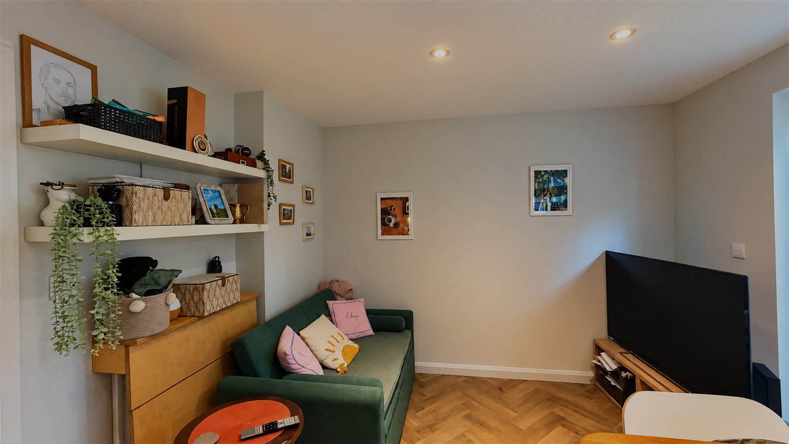 Warren Road, Guildford, Surrey, GU1, photo 2