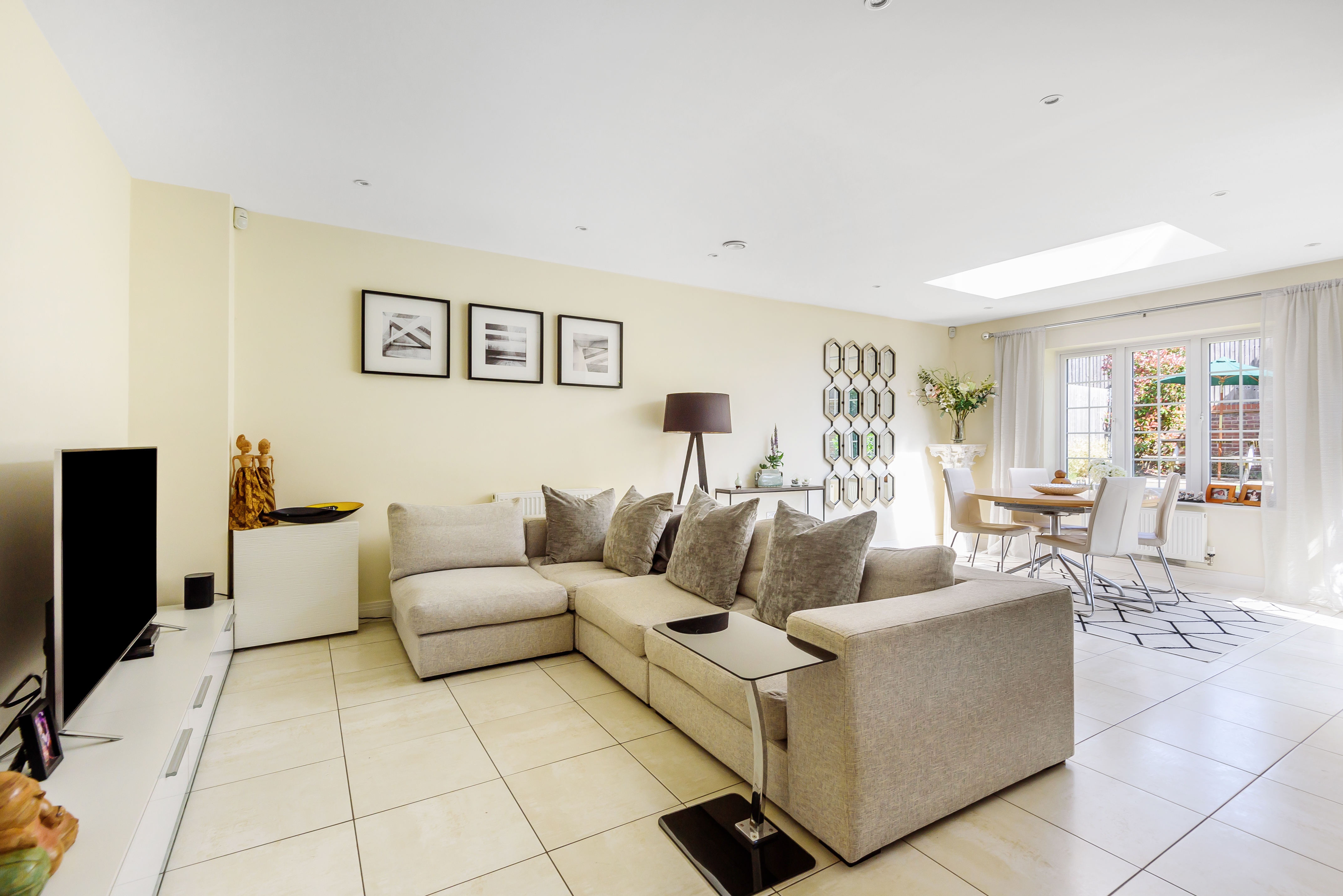 Aberdeen Way, Knaphill, Woking, Surrey, GU21, photo 2