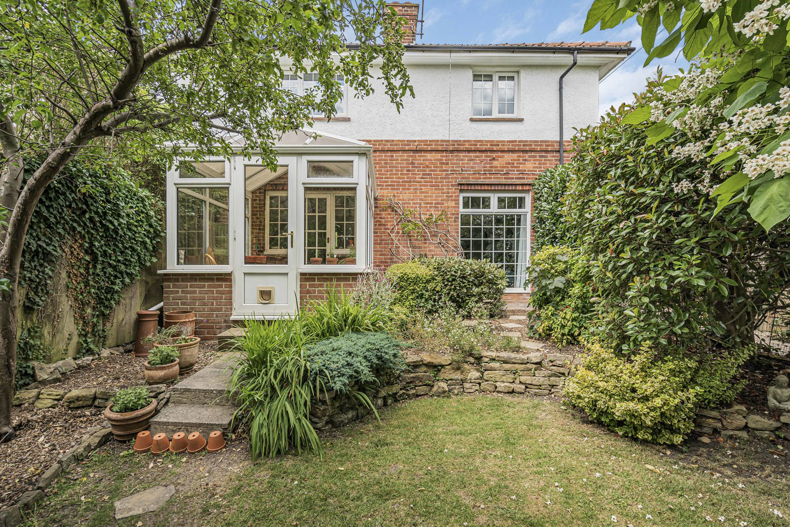 Crondall Lane, Farnham, Surrey, GU9