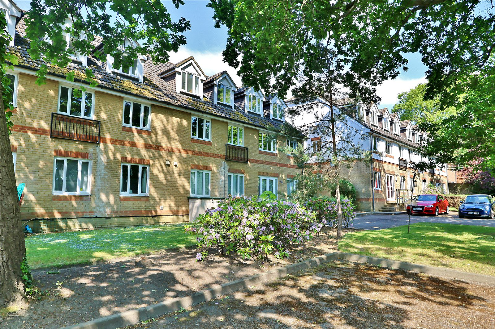 Alexandra Gardens, Knaphill, Woking, Surrey, GU21, photo 15