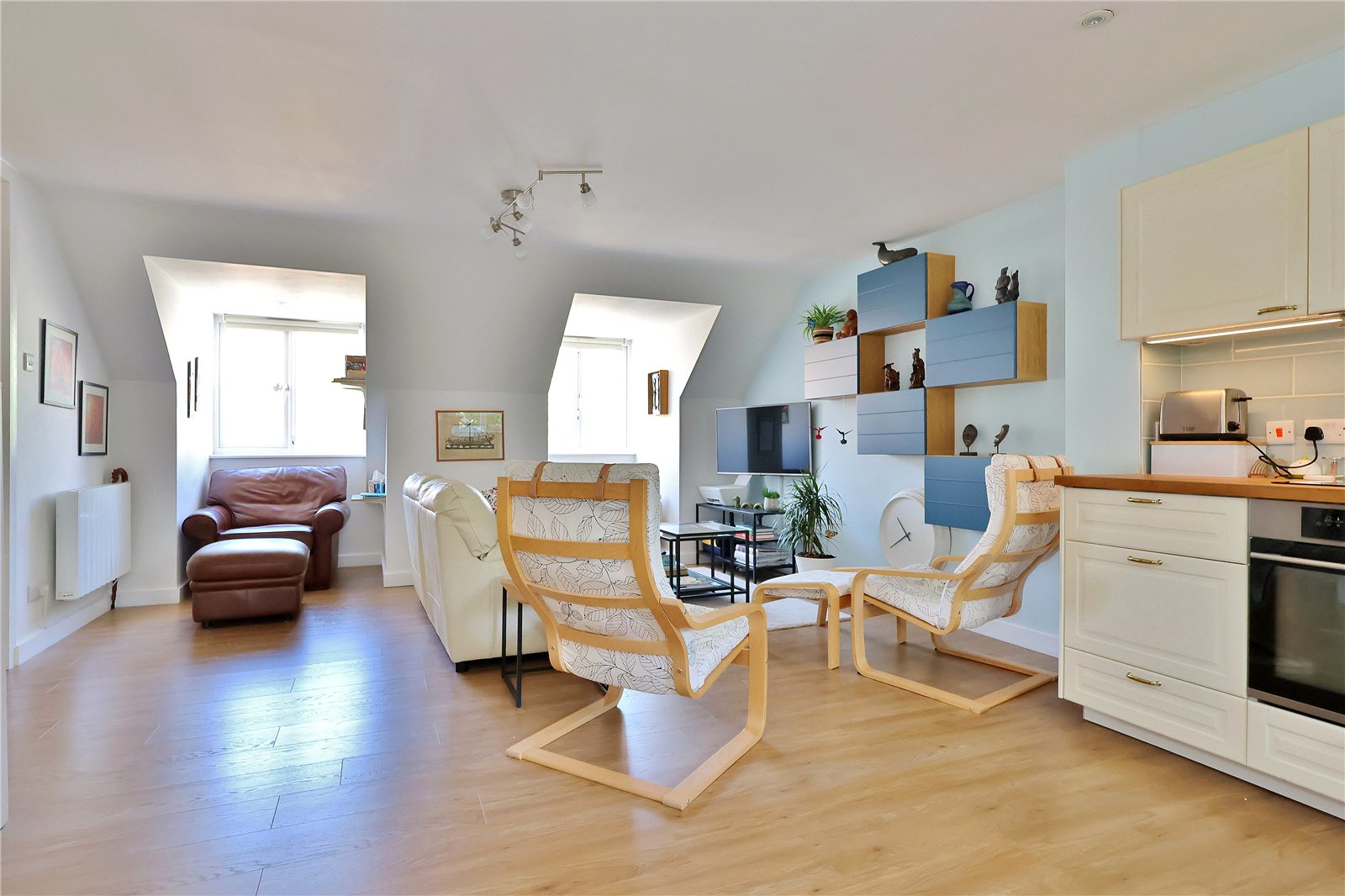 Alexandra Gardens, Knaphill, Woking, Surrey, GU21, photo 10