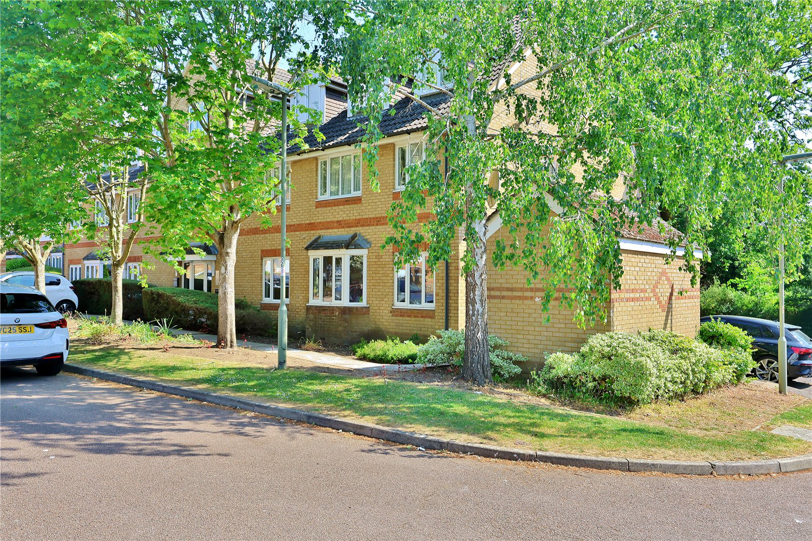 Alexandra Gardens, Knaphill, Woking, Surrey, GU21, photo 16