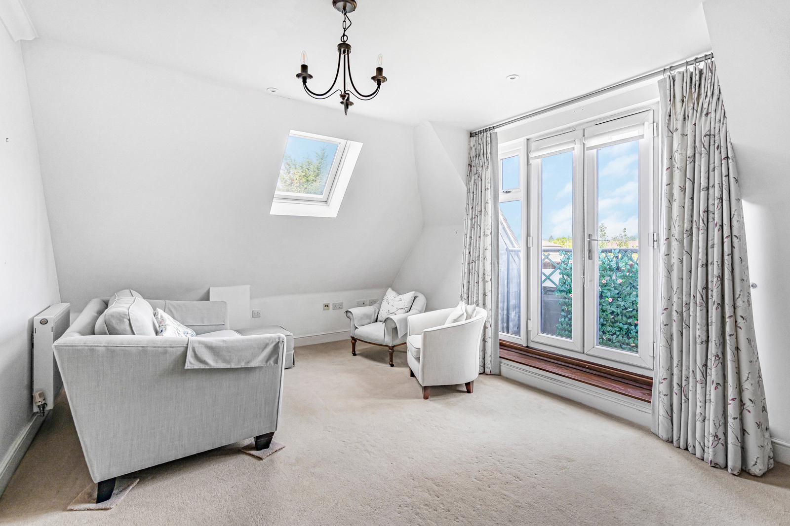 Between Streets, Cobham, Surrey, KT11, photo 2
