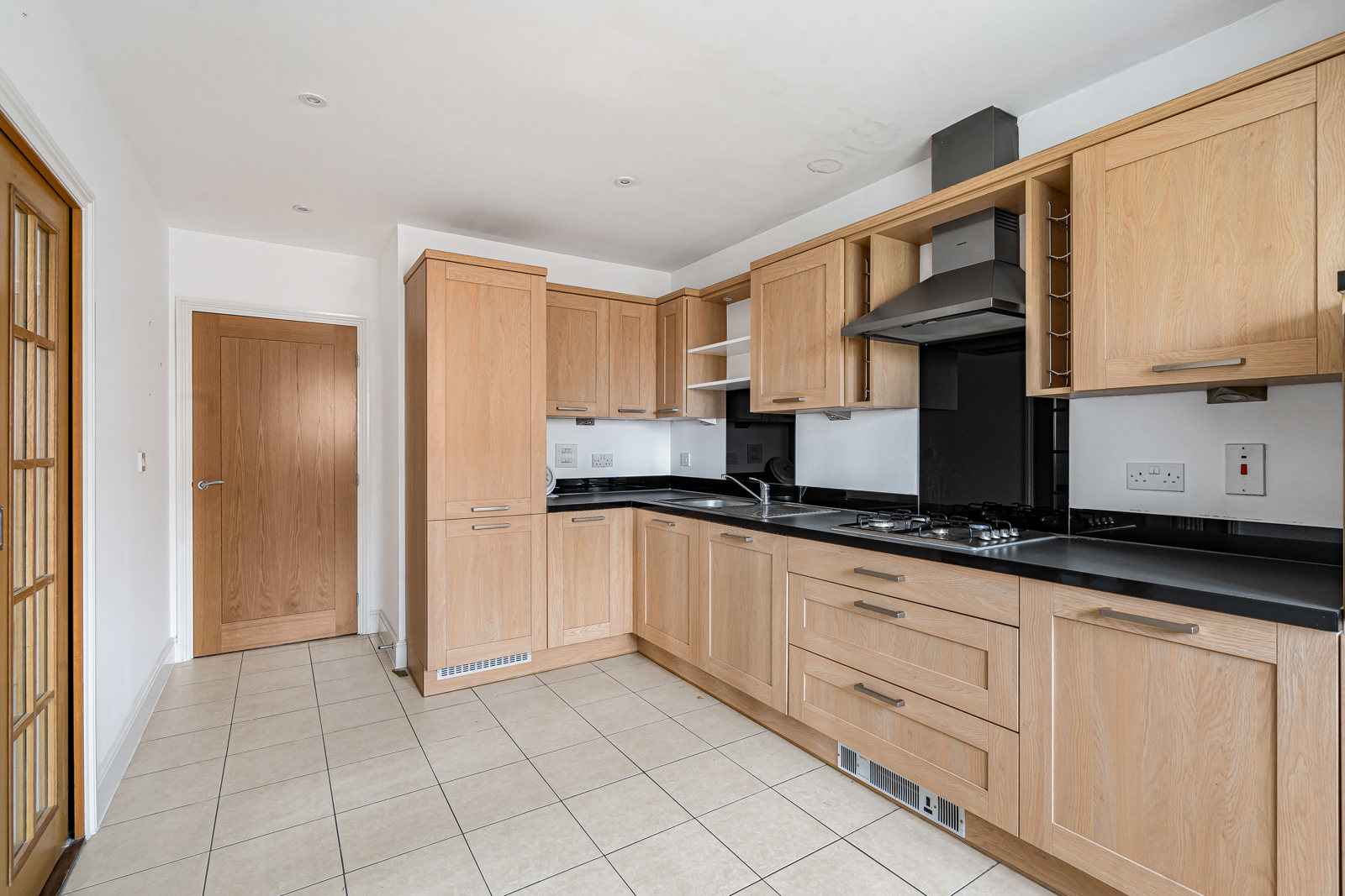 Between Streets, Cobham, Surrey, KT11, photo 5