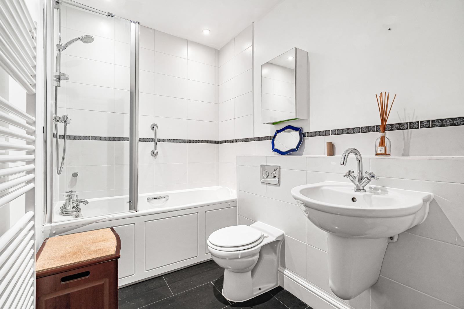 Between Streets, Cobham, Surrey, KT11, photo 8