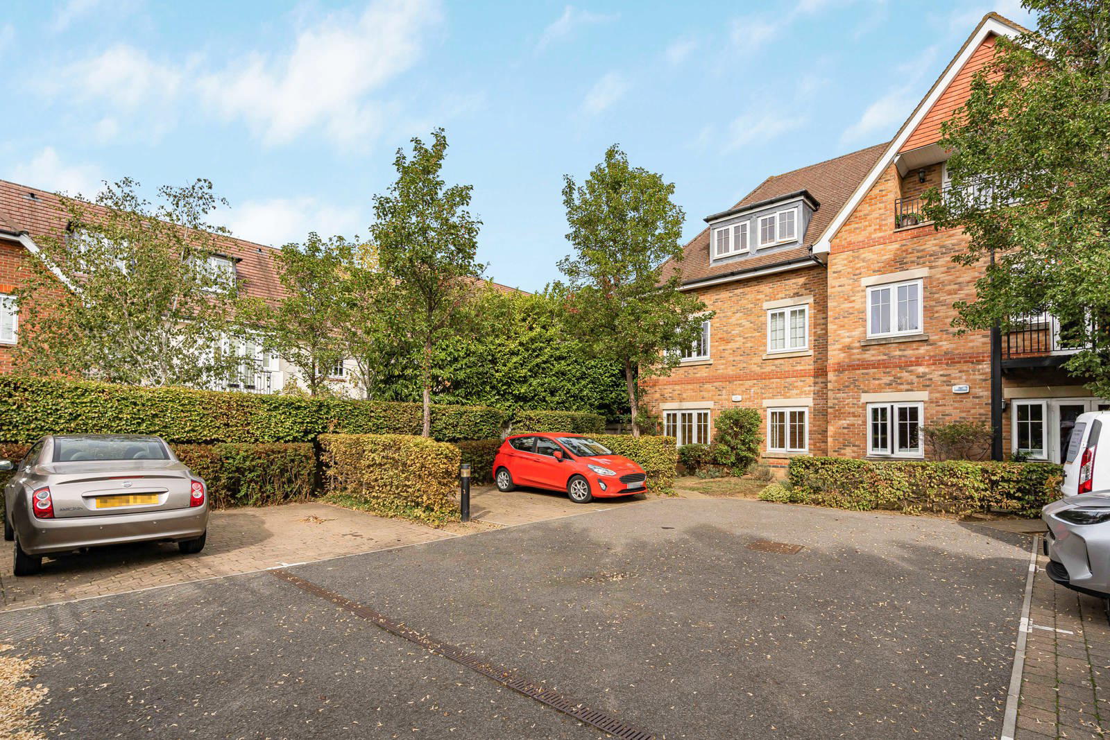 Between Streets, Cobham, Surrey, KT11, photo 11