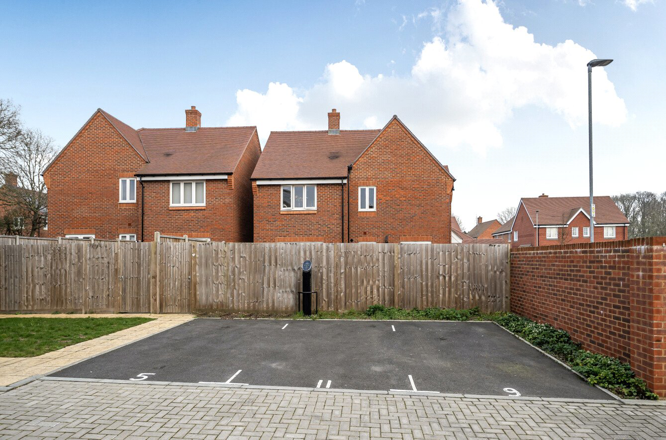 Leyscroftes Road, Ash, Surrey, GU12, photo 10