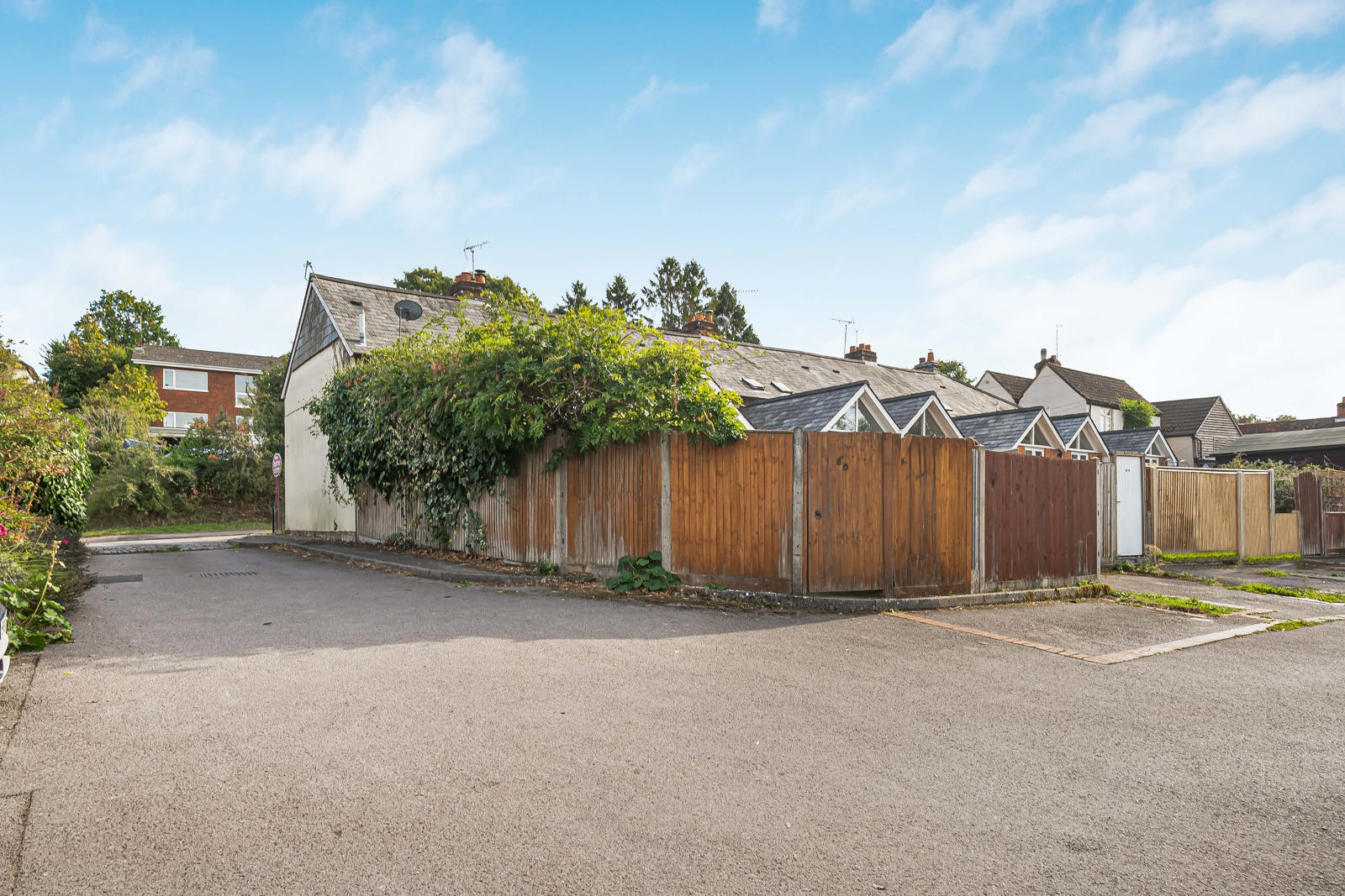 The Street, Wrecclesham, Farnham, Surrey, GU10, photo 13