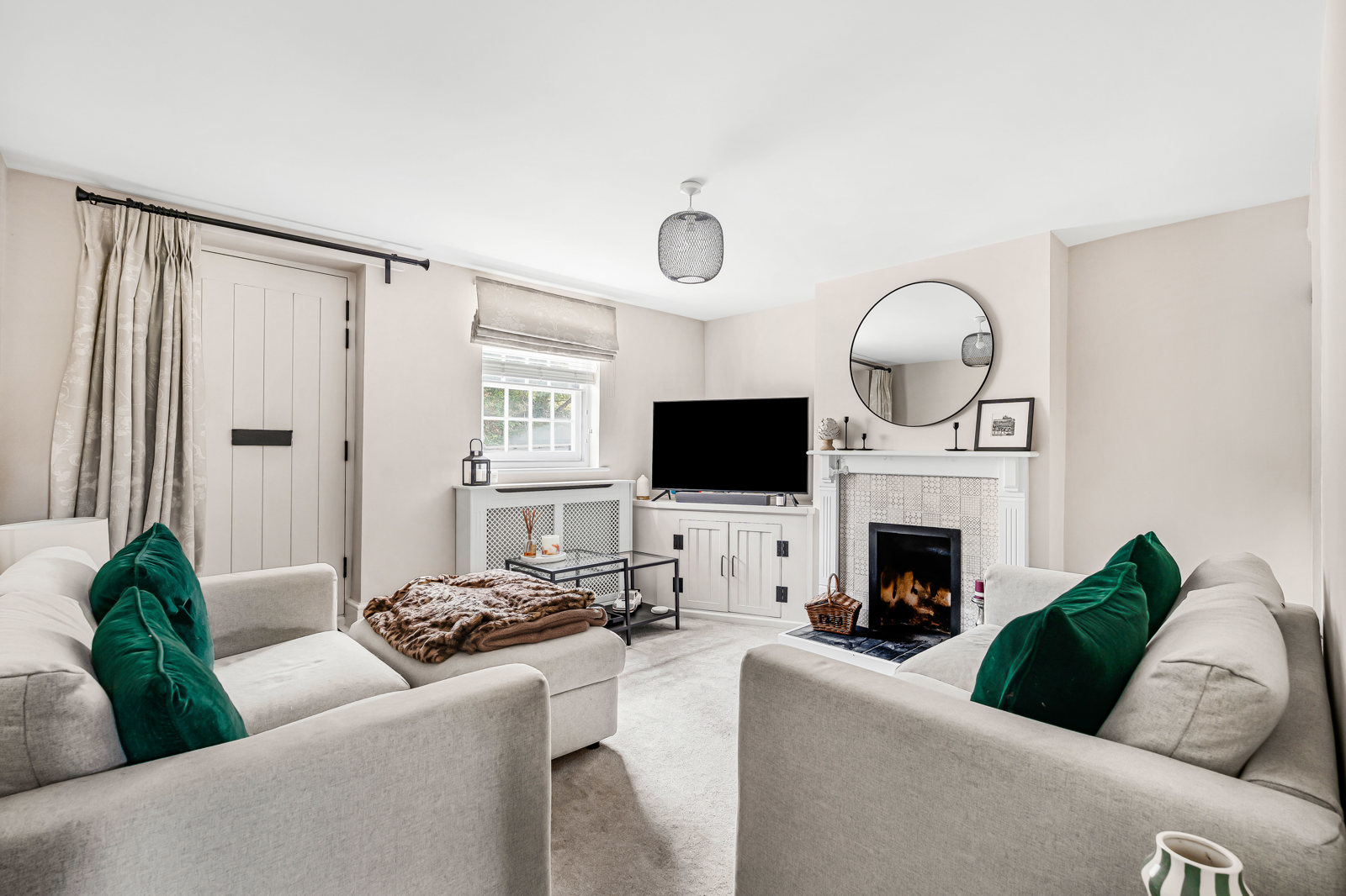 The Street, Wrecclesham, Farnham, Surrey, GU10, photo 2