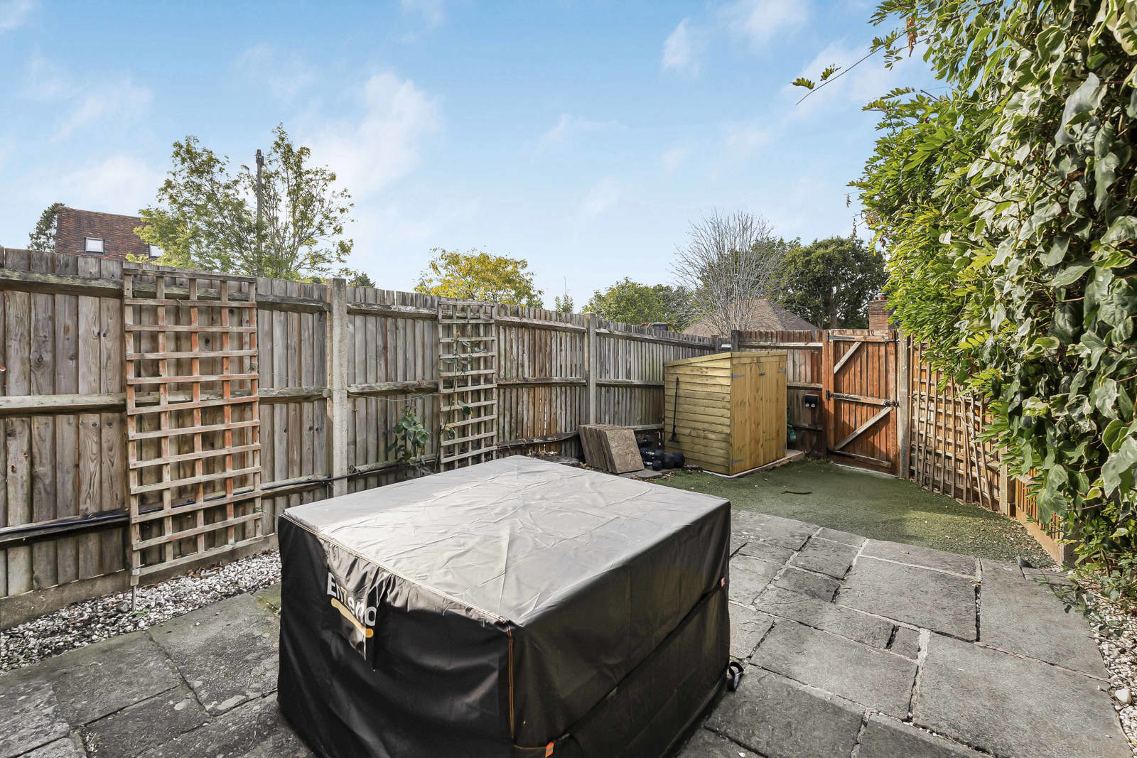 The Street, Wrecclesham, Farnham, Surrey, GU10, photo 8
