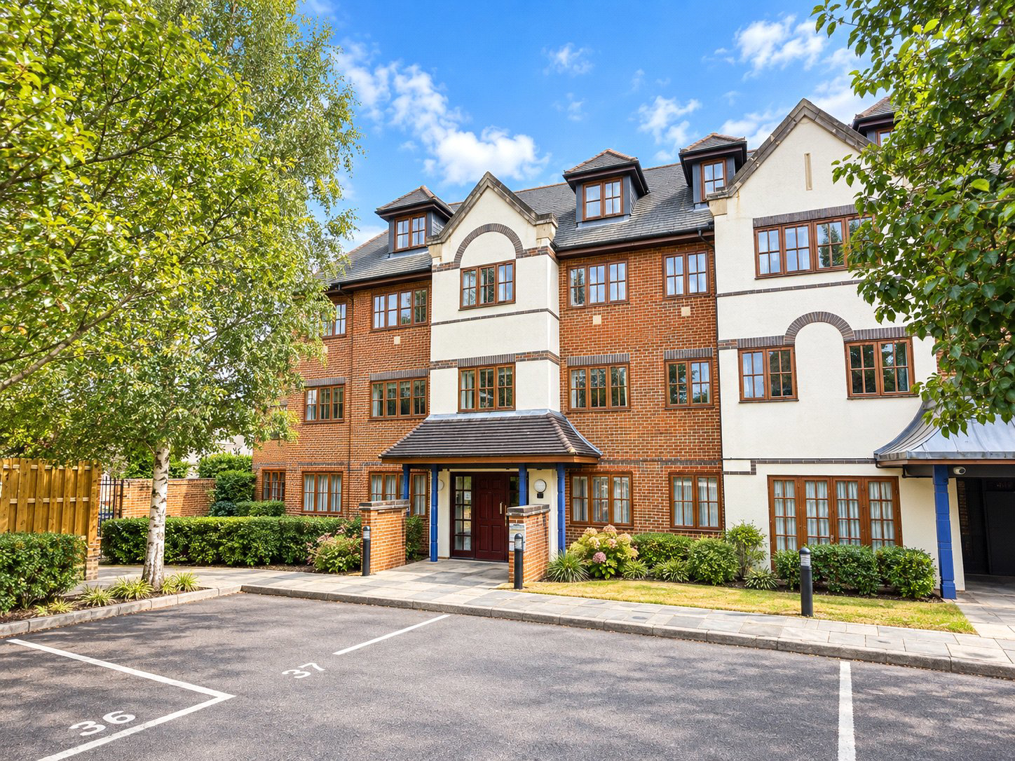 Kings Road, Farncombe, Godalming, Surrey, GU7