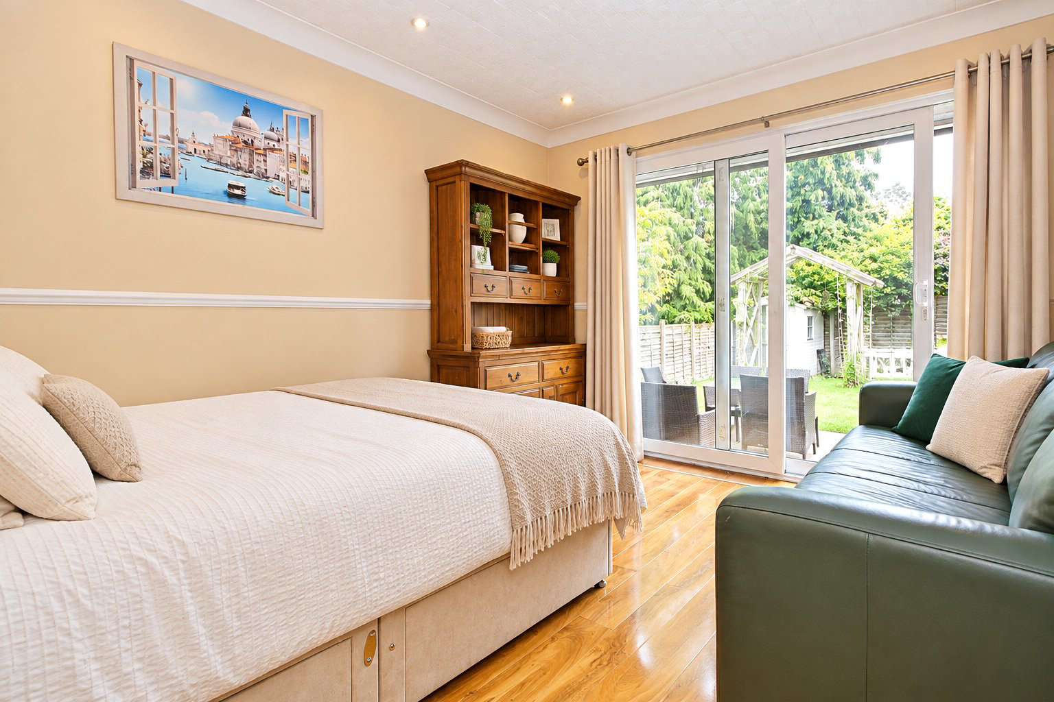 Triggs Lane, Woking, Surrey, GU22, photo 6