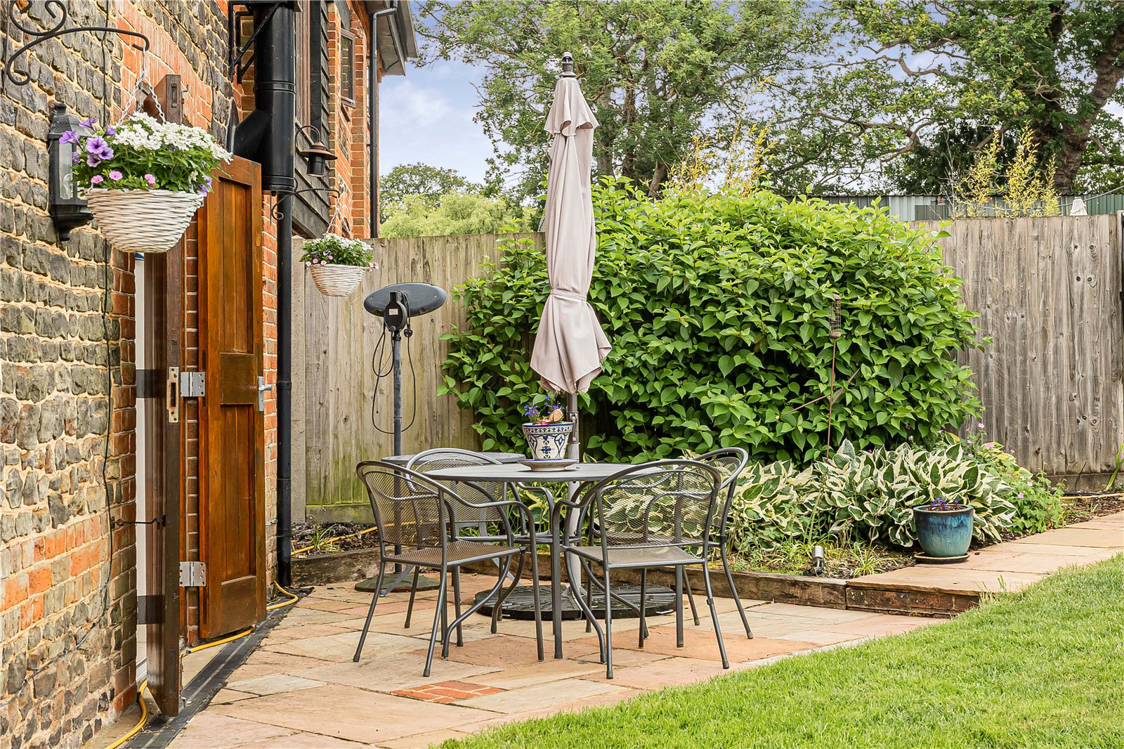 Manor Farm Mews, Dockenfield, Farnham, Surrey, GU10, photo 12