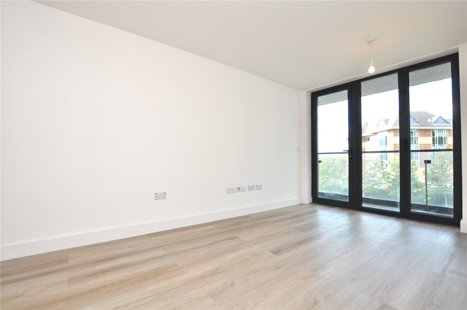 Farnborough Road, Farnborough, Hampshire, GU14, photo 3