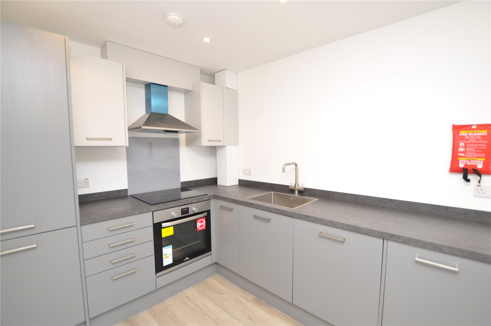 Farnborough Road, Farnborough, Hampshire, GU14, photo 2
