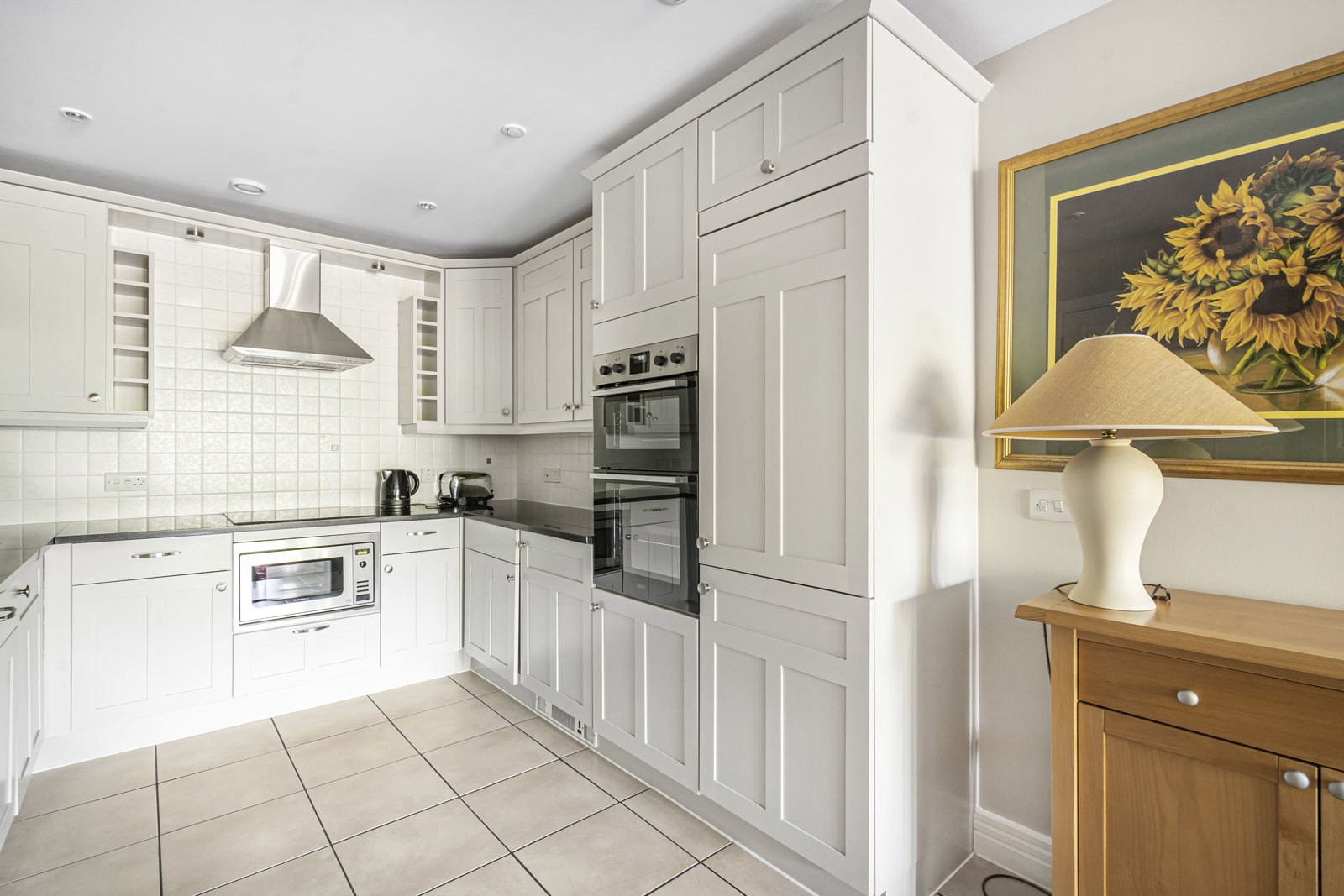 Portsmouth Road, Cobham, Surrey, KT11, photo 5