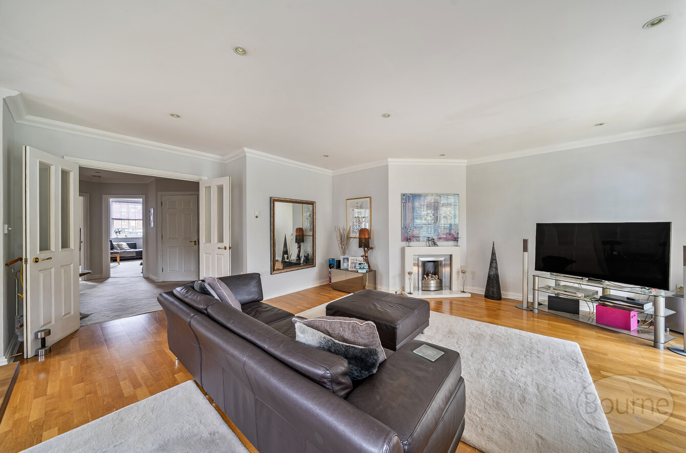 White Lion Gate, Cobham, Surrey, KT11, photo 5