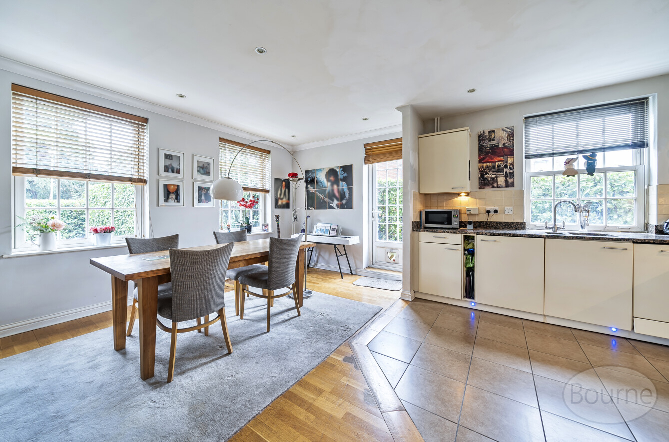 White Lion Gate, Cobham, Surrey, KT11, photo 4