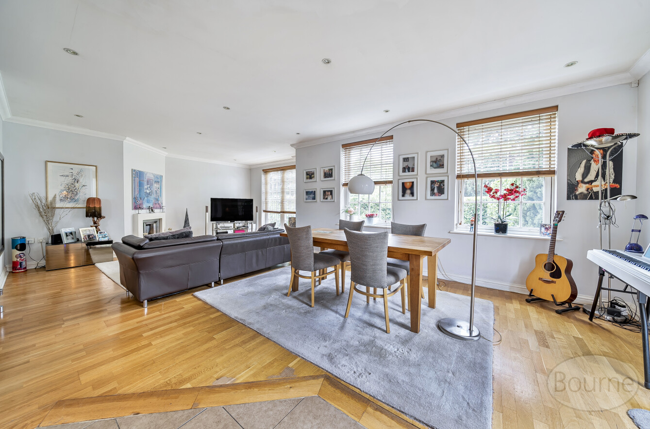 White Lion Gate, Cobham, Surrey, KT11, photo 6