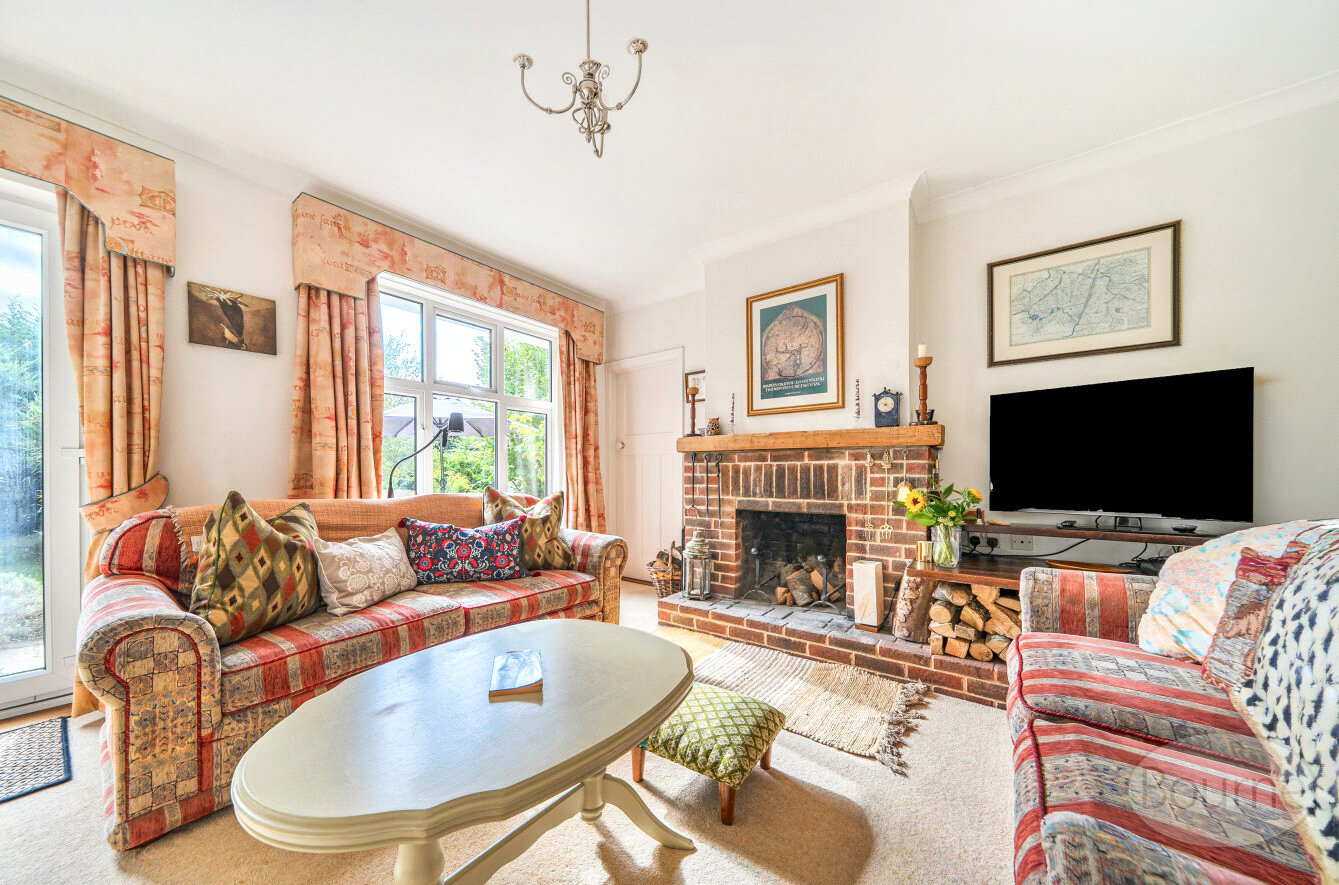 Torberry Drive, Petersfield, Hampshire, GU31, photo 2