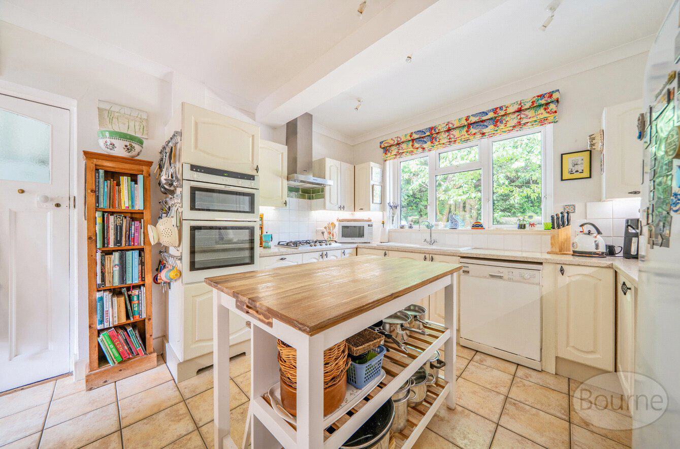 Torberry Drive, Petersfield, Hampshire, GU31, photo 4