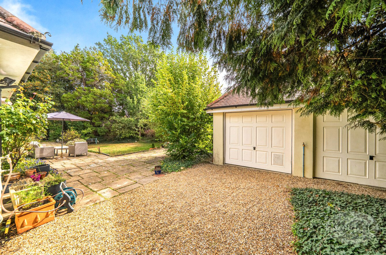 Torberry Drive, Petersfield, Hampshire, GU31, photo 11