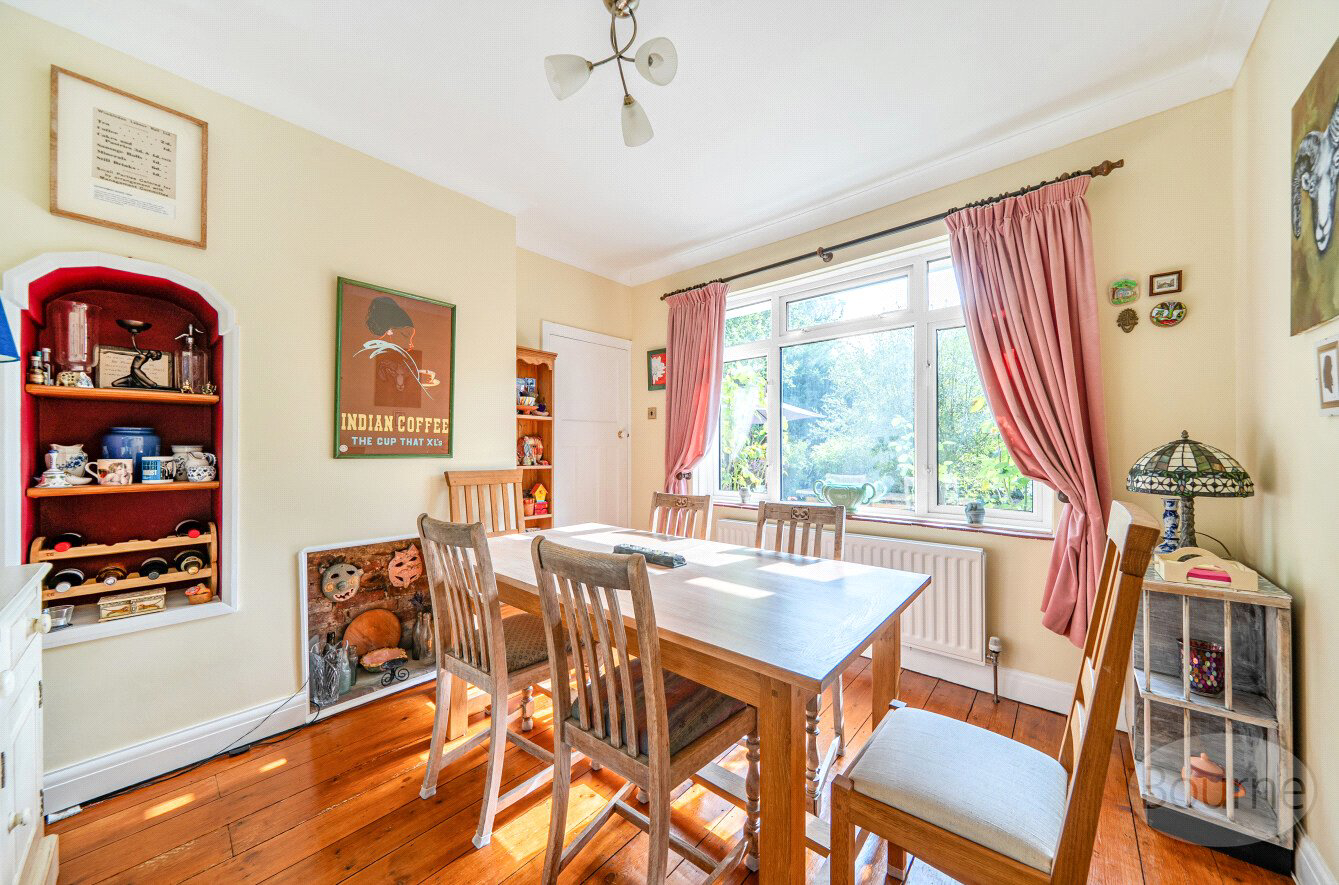 Torberry Drive, Petersfield, Hampshire, GU31, photo 3