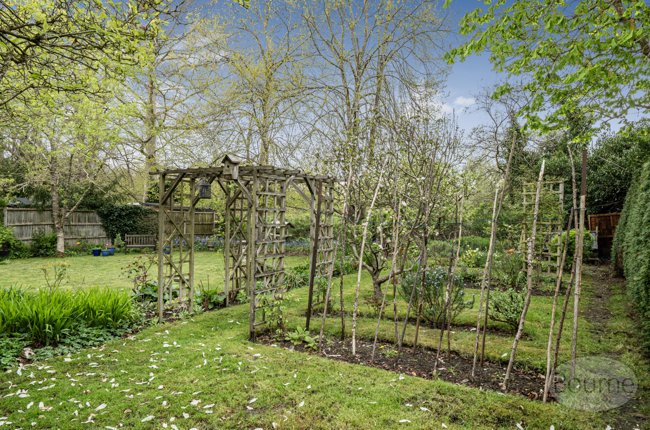 Glaziers Lane, Normandy, Guildford, Surrey, GU3, photo 29