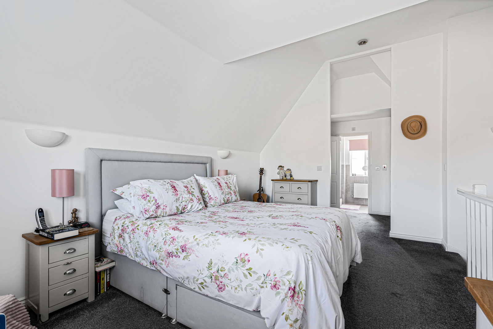 Parsons Way, Tongham, Farnham, Surrey, GU10, photo 6