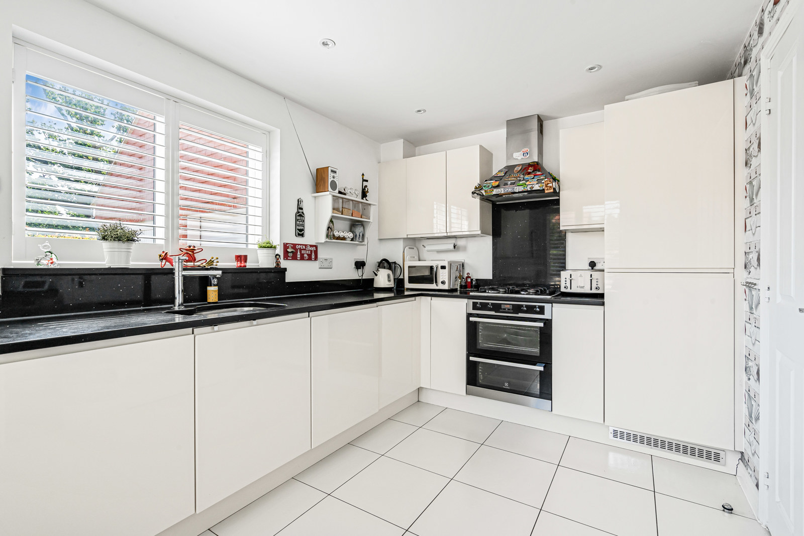 Parsons Way, Tongham, Farnham, Surrey, GU10, photo 5