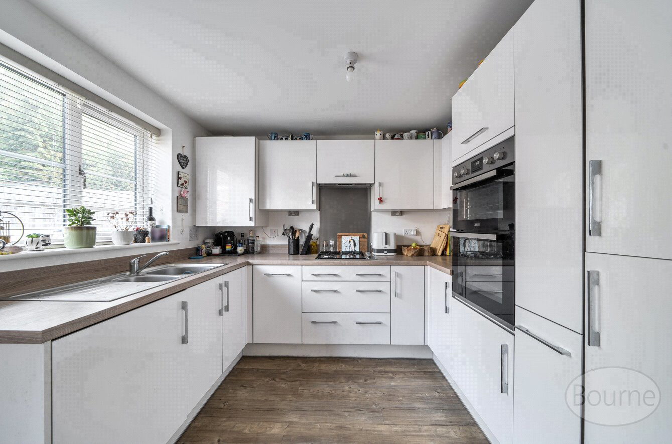 Lowsley Farm Drive, Liphook, Hampshire, GU30, photo 4