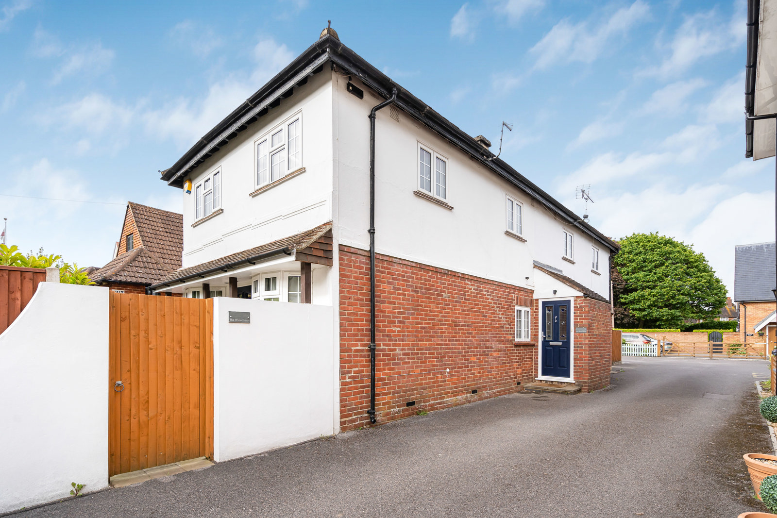 Crossways, Churt, Farnham, Surrey, GU10