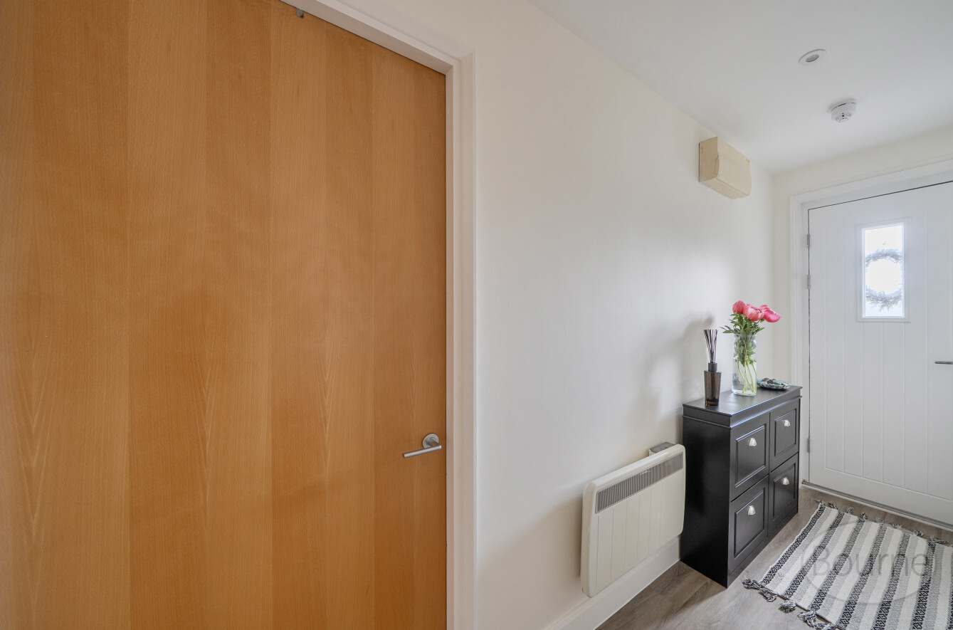 New Zealand Avenue, Walton-On-Thames, Surrey, KT12, photo 8