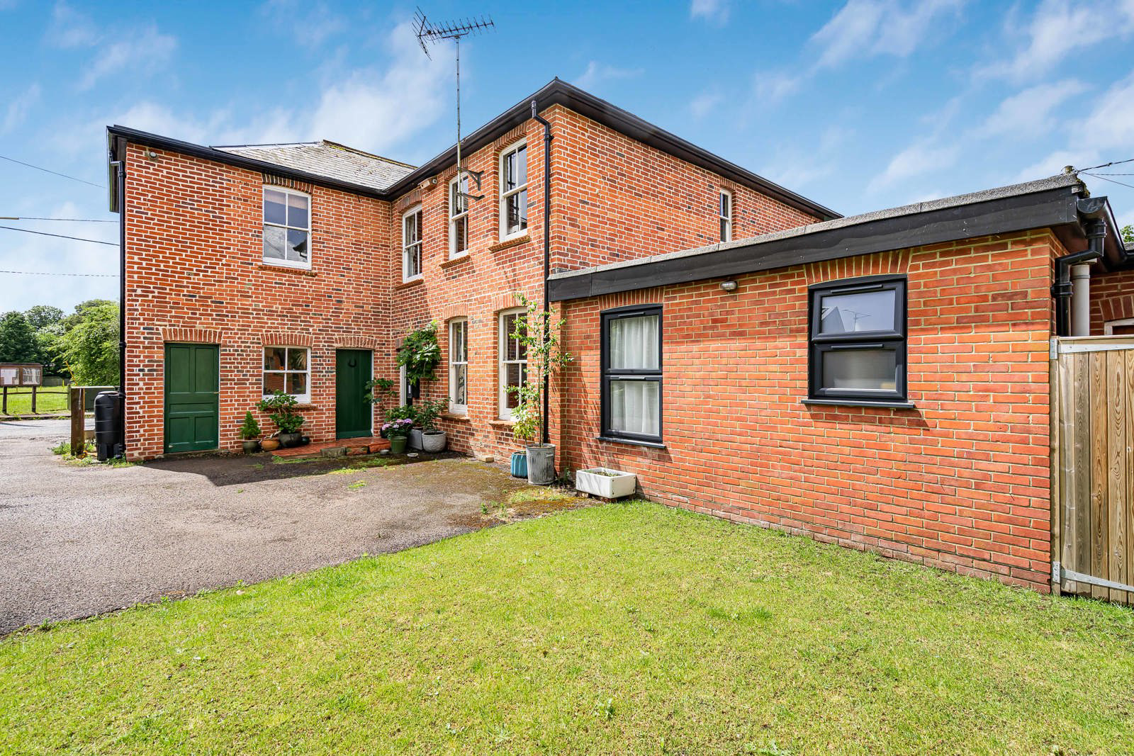 Upper Farringdon Road, Lower Farringdon, Alton, Hampshire, GU34