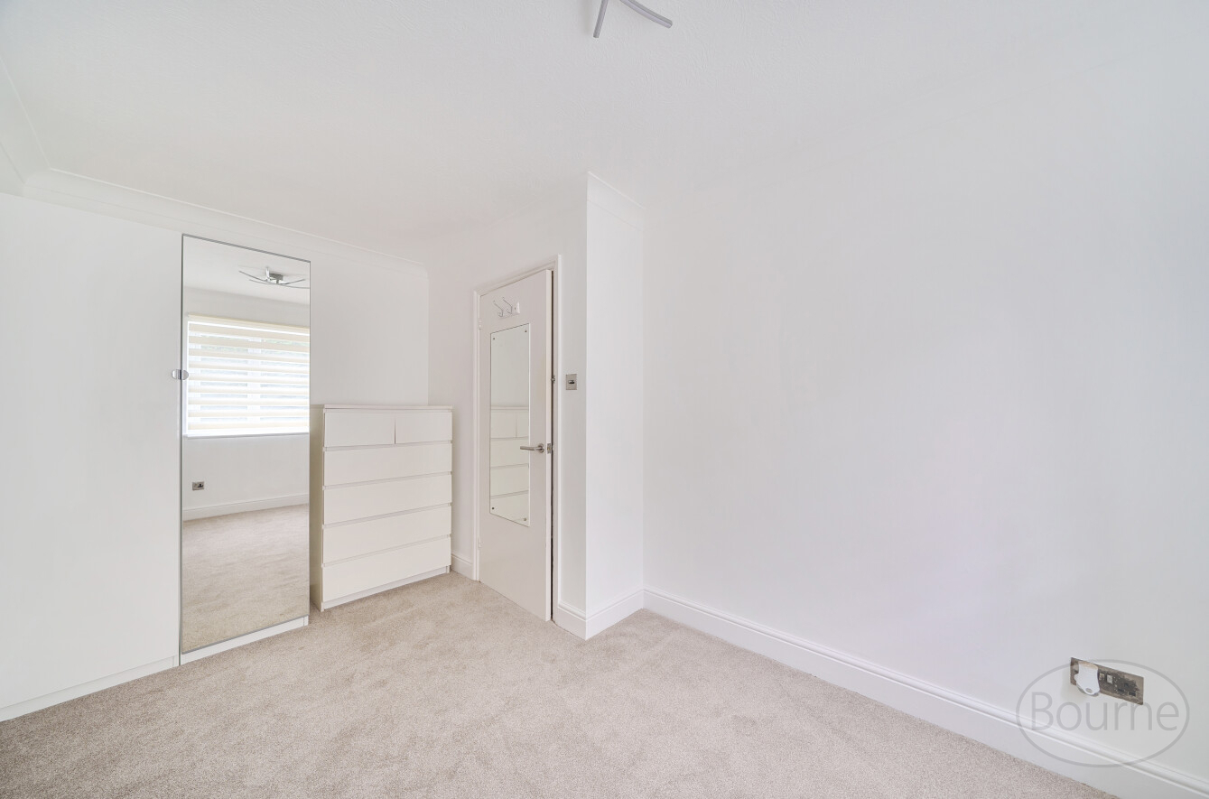 Farm Road, Esher, Surrey, KT10, photo 6