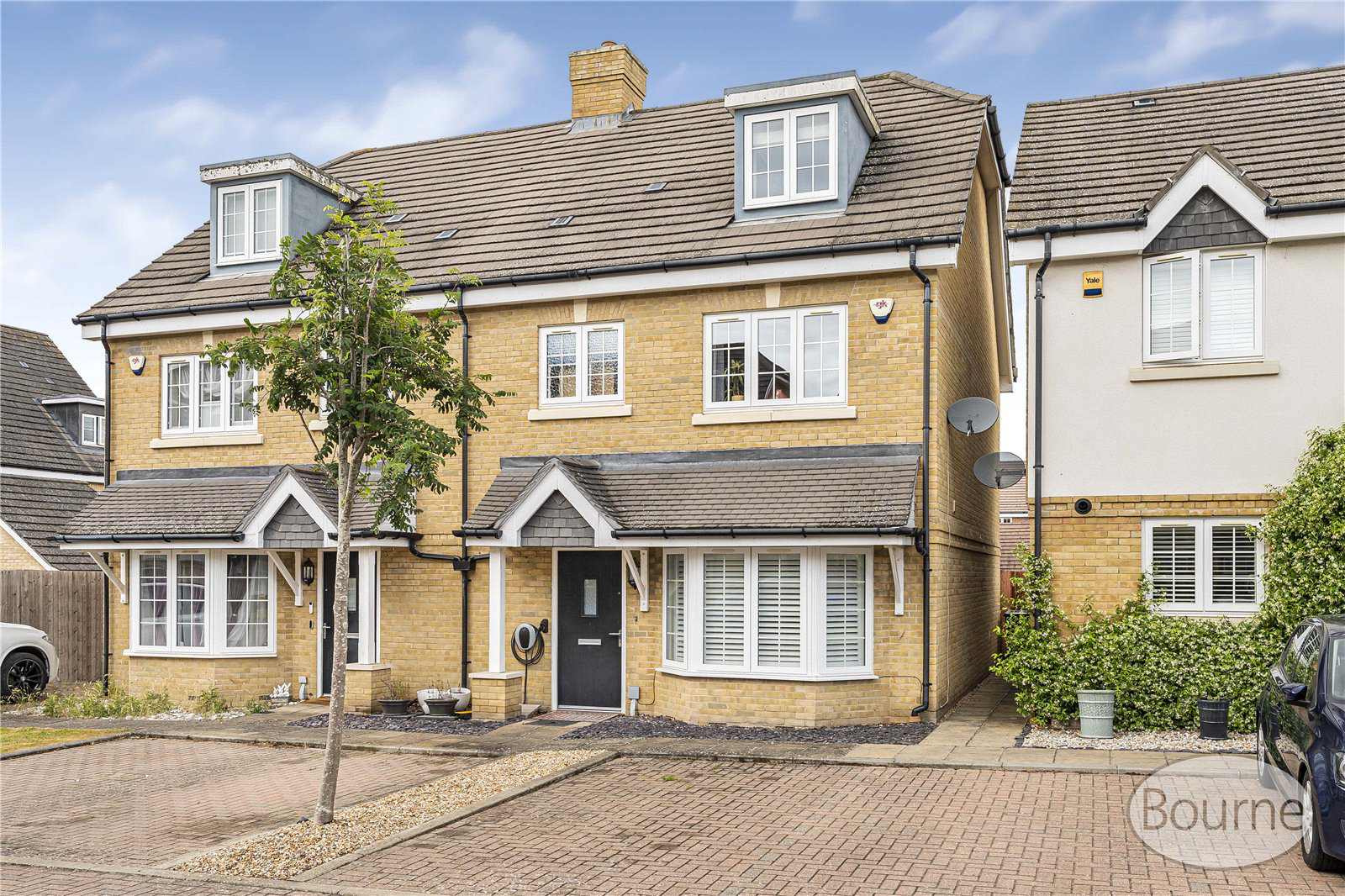 Ayrshire Crescent, Knaphill, Woking, Surrey, GU21