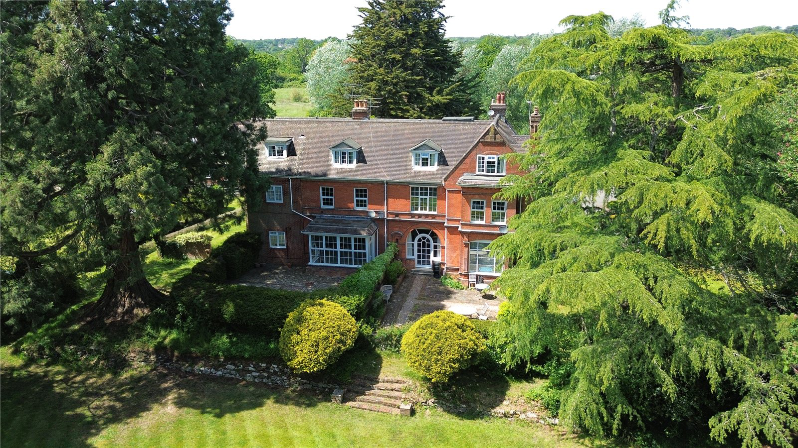Ravenswood House, Lower Hale, Farnham, Surrey, GU9