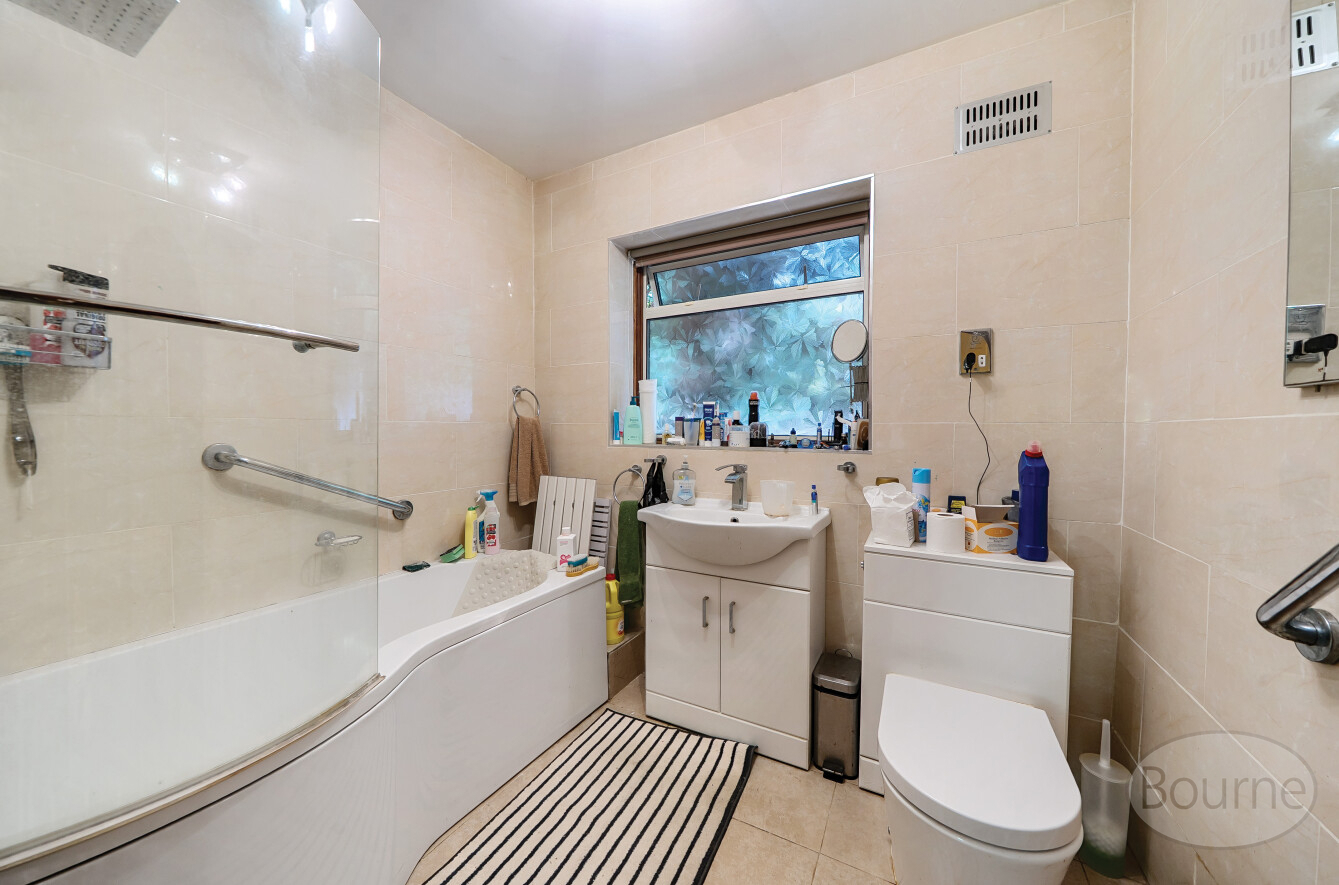 Camp End Road, St. Georges Hill, Weybridge, Surrey, KT13, photo 9