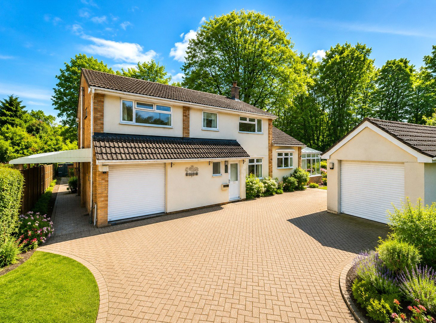 Silver Birches Way, Elstead, Godalming, Surrey, GU8