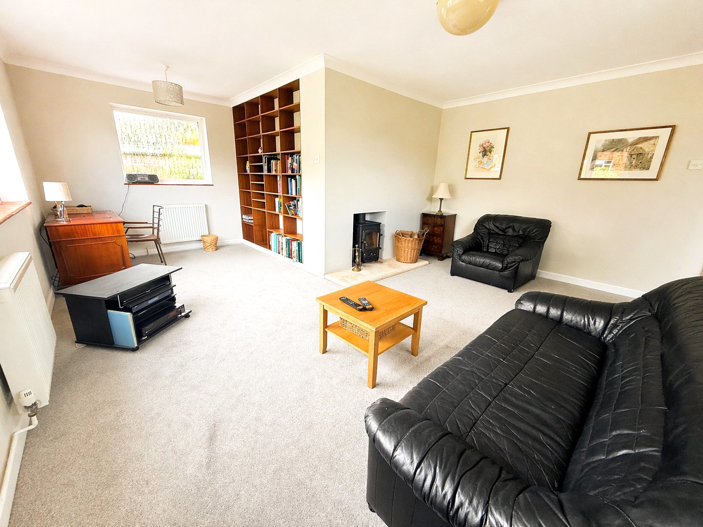 Vale Close, Lower Bourne, Farnham, Surrey, GU10, photo 3