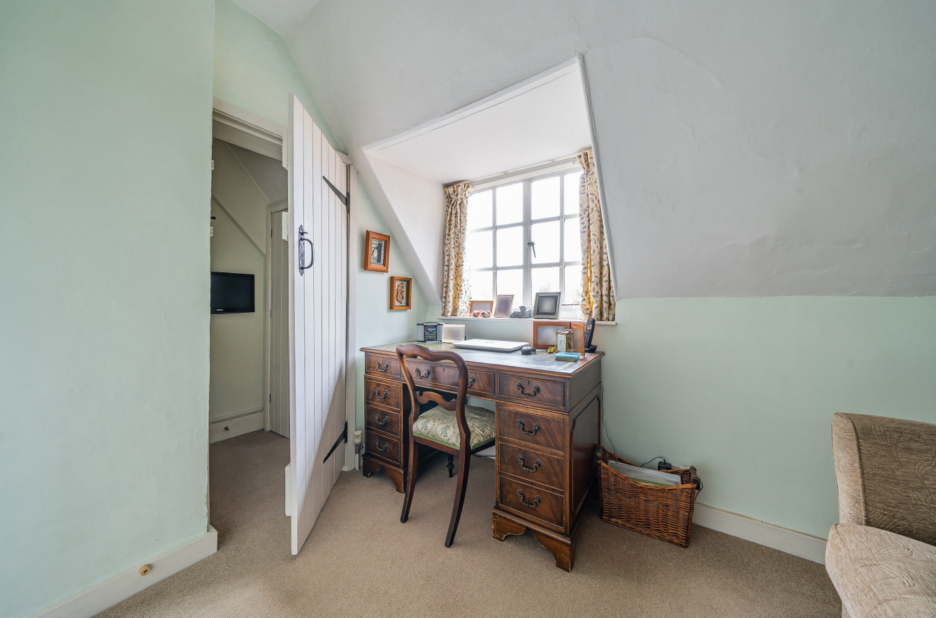 Dippenhall Street, Crondall, Farnham, Hampshire, GU10, photo 19