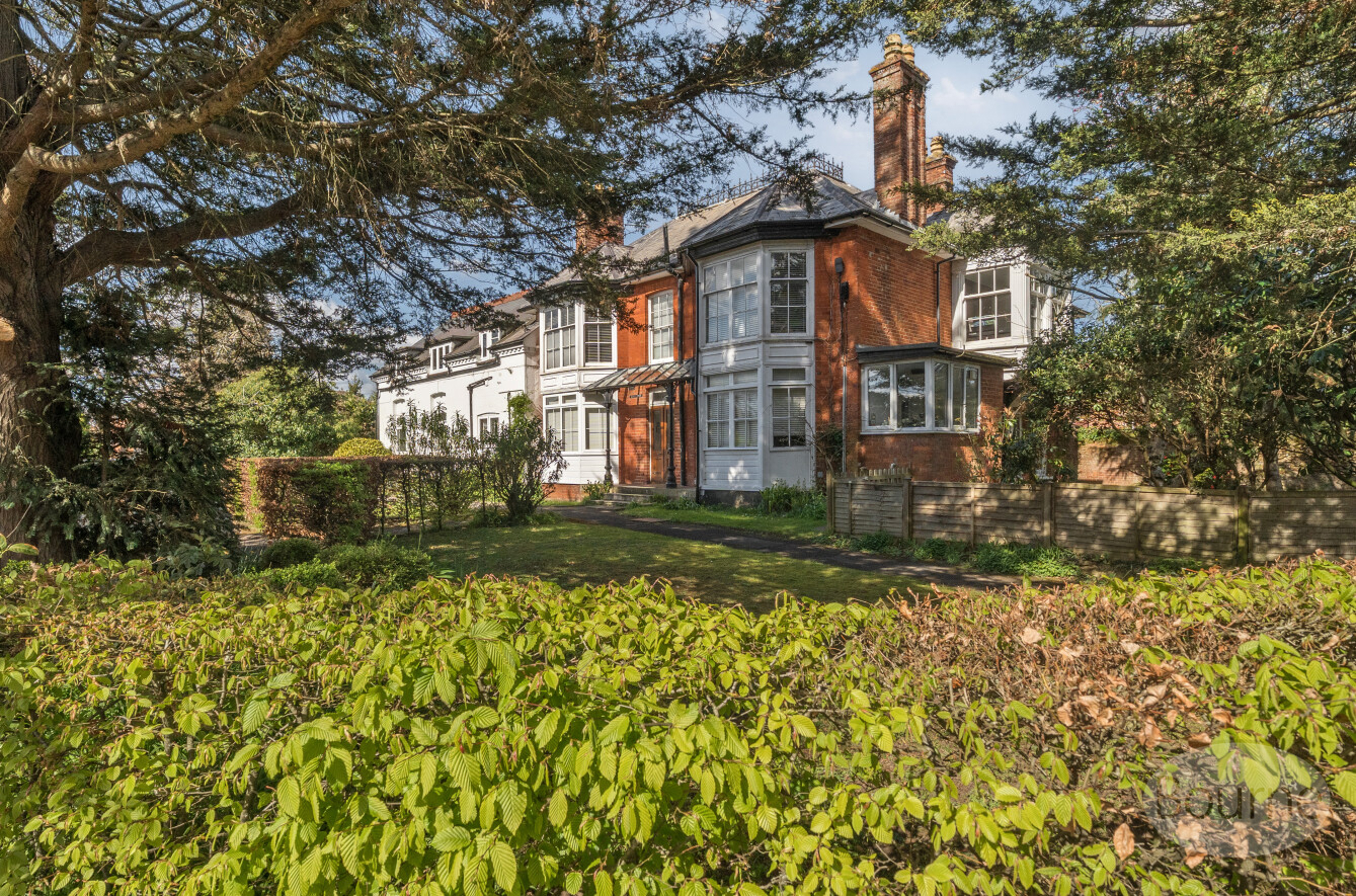 London Road, Guildford, Surrey, GU1