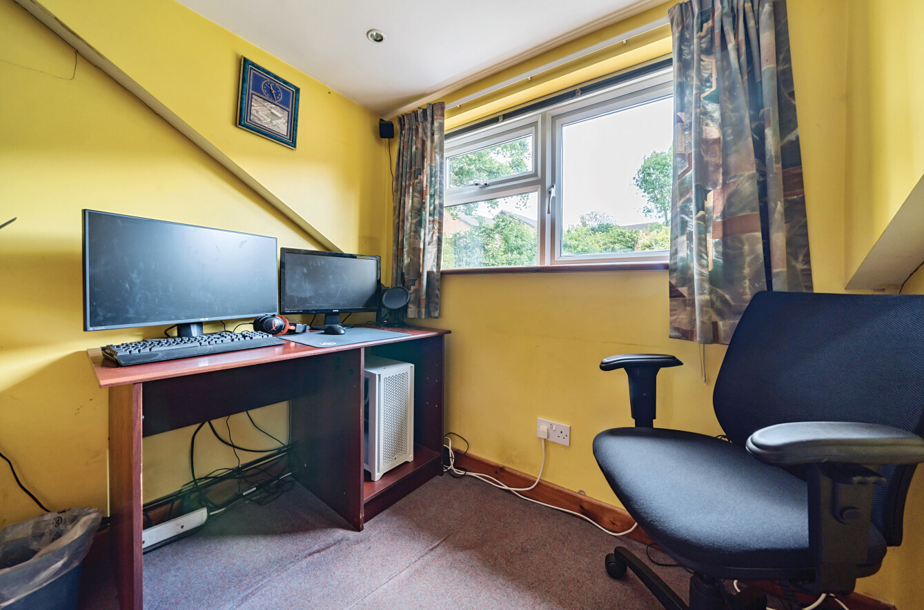 Great Goodwin Drive, Guildford, Surrey, GU1, photo 14