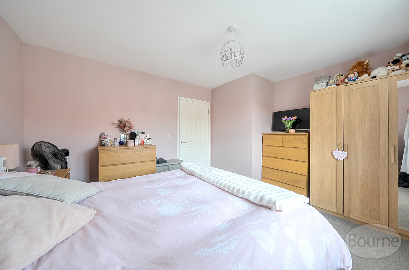 Halifax Close, Guildford, Surrey, GU3, photo 7