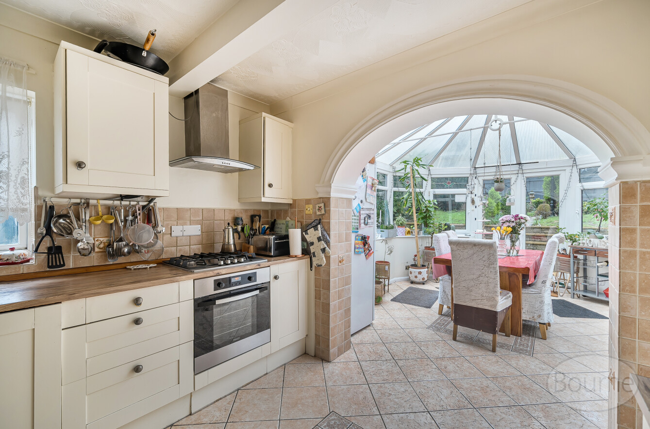 Frog Grove Lane, Wood Street Village, Guildford, Surrey, GU3, photo 13